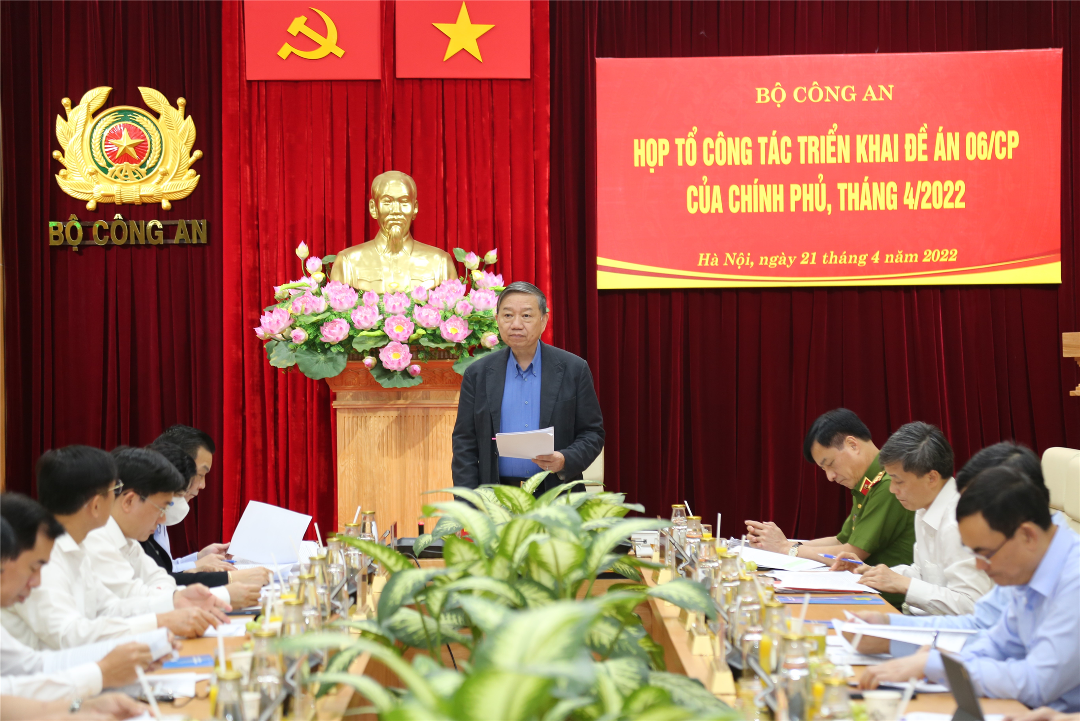 Bám sát lộ trình, quyết tâm hoàn thành Đề án 06 đúng tiến độ